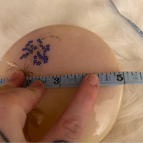 Vintage handmade alabaster floral round jewellery knickknack trinket ‎ container - Picture 10 of 13